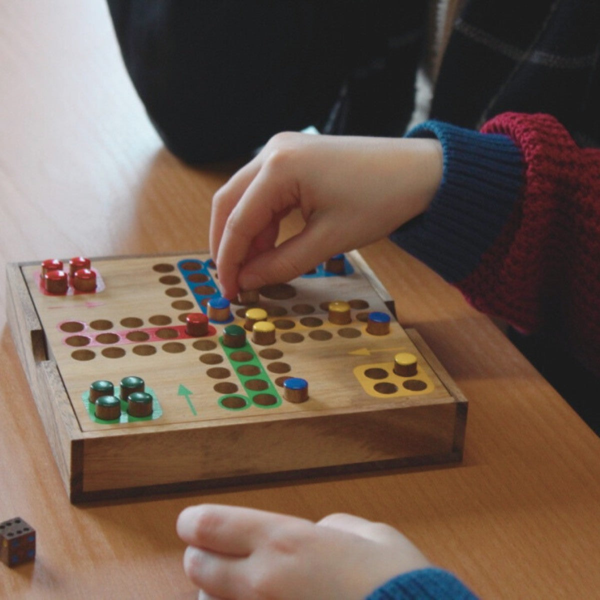 ludo, ludo bordspel, bordspel, houten bordspel